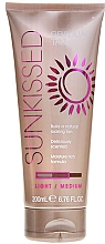 Парфумерія, косметика Лосьйон для поступової засмаги - Sunkissed Gradual Tan Lotion Light to Medium