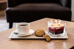 Ароматическая трехслойная свеча в стакане "Шоколад-вишня" - Bispol Scented Candle Chocolate & Cherry — фото N2