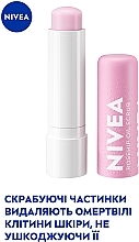 Скраб-бальзам для губ з олією шипшини - NIVEA Caring Scrub Super Soft Lips Rosehip Oil + Vitamin E — фото N4
