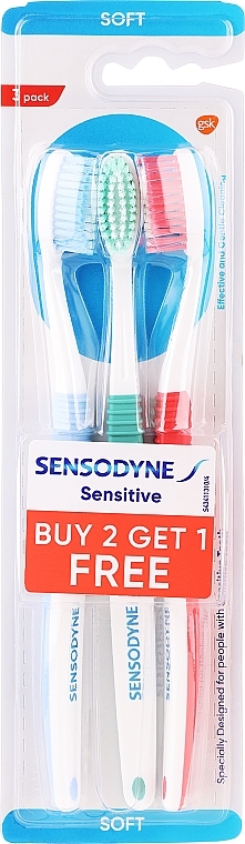 Набор зубных щеток, 3 шт., голубая + зеленая + красная - Sensodyne Sensitive Toothbrush 2+1 Pack — фото N1