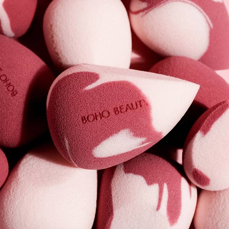 Спонж для макияжа, средний, скошенный, розово-ягодный - Boho Beauty Bohoblender Pinky Berry Medium Cut — фото N4