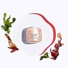 Питательный крем для лица, разглаживающий морщины - Shiseido Benefiance Wrinkle Smoothing Cream Enriched — фото N5