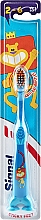 Парфумерія, косметика Дитяча зубна щітка, помаранчево-блакитна - Signal Kids Sticky Feet Ultra Soft 2-6 Years