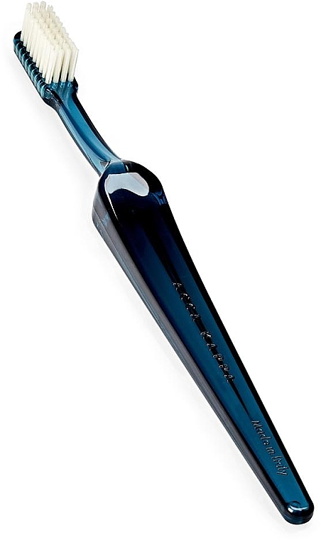 Жесткая зубная щетка, темно-синяя - Acca Kappa Lympio Tooth Brush Nylon Hard Ocean Blue — фото N1