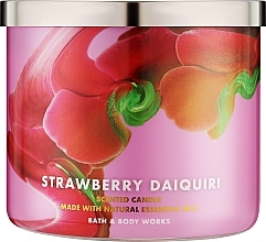 Духи, Парфюмерия, косметика Аромасвеча 3-х фитильная - Bath and Body Works Strawberry Daiquiri Candle