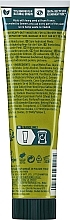 Крем для ніг з олією насіння коноплі - The Body Shop Hemp Foot Protector — фото N2