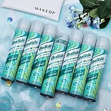 УЦЕНКА Сухой шампунь - Batiste Dry Shampoo Clean and Classic Original * — фото N10