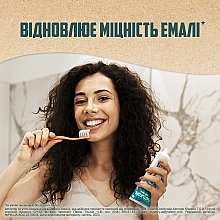 Зубна паста "М'ятне очищення з натуральними компонентами" - Aquafresh Naturals Mint Clean — фото N3