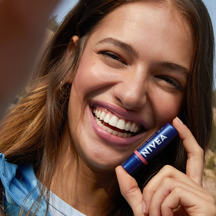 Помада для губ і щік - Nivea Caring Beauty Lip & Chick SPF30 — фото N13