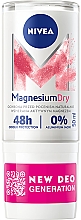 Дезодорант шариковый - NIVEA Femme Magnesium Dry Care Deodorant — фото N1