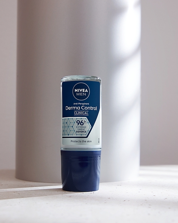 Шариковый дезодорант для мужчин - NIVEA MEN Derma Dry Control 96H Extreme Sweat Defence Maximum Anti-Perspirant  — фото N7