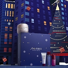 Набір - Shiseido Benefiance Holiday Kit (f/cr/50ml + clean/foam/15ml + f/lot/30ml + f/conc/10ml) — фото N4