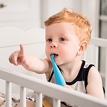 Детская электрическая зубная щетка - Foreo Issa mikro Baby Electric Toothbrush, Bubble Blue — фото N4