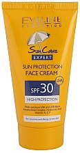 Парфумерія, косметика Сонцезахисний крем для обличчя - Eveline Sun Expert Sun Protection Face Cream SPF30