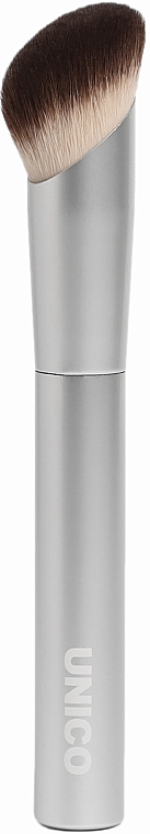 Скошенная кисточка для нанесения румян или контуринга - Unico Makeup Brush — фото N1