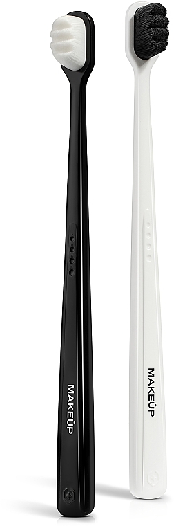 Набір зубних щіток "Black & White" - MAKEUP Toothbrush Set — фото N1