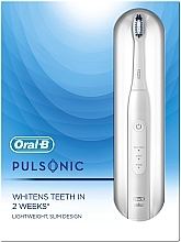 Электрическая зубная щетка, белая - Oral-B Pulsonic SlimOne 2200 WH — фото N2