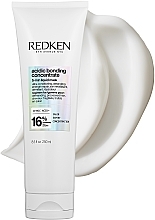 Інтенсивна маска 5-хвилинної дії для догляду за хімічно обробленим та пошкодженим волоссям - Redken Acidic Bonding Concentrate 5-Min Liquid Mask — фото N2