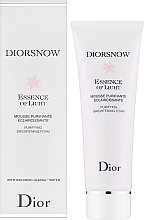 Очищающая пенка для лица - Dior Diorsnow Essence of Light Purifying Brightening — фото N2