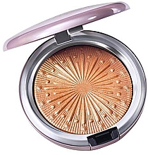 Духи, Парфюмерия, косметика Жидкий пудровый хайлайтер - MAC Extra Dimension Skinfinish