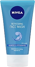 Освежающий гель для умывания для нормальной и комбинированной кожи - NIVEA Refreshing Face Wash — фото N2