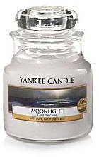 Парфумерія, косметика Ароматична свічка "Місячне сяйво" - Yankee Candle Moonlight