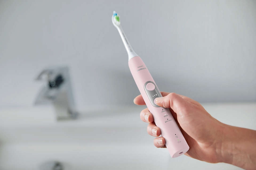 Электрическая зубная щетка, розовая - Philips ProtectiveClean 6100 HX6876/29 — фото N4