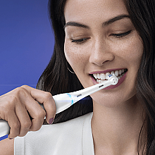 Насадки для електричної зубної щітки, білі - Oral-B Braun iO Ultimate Clean — фото N7