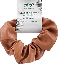 Парфумерія, косметика Шкіряна резинка для волосся 10.5 х 3.5 см, бежева - Yeye Leather Scrunchie