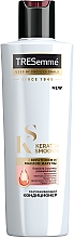 Духи, Парфюмерия, косметика УЦЕНКА Кондиционер для волос - Tresemme Keratin Smooth Conditioner *