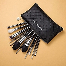 Набор кистей для макияжа, яркое серебро - Eigshow Beauty Makeup Brush Master Light Gun Black — фото N6