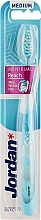 Парфумерія, косметика Зубна щітка medium, блакитна - Jordan Individual Reach Toothbrush