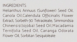 Успокаивающее очищающее гидрофильное масло с календулой - IUNIK Calendula Complete Cleansing Oil — фото N3
