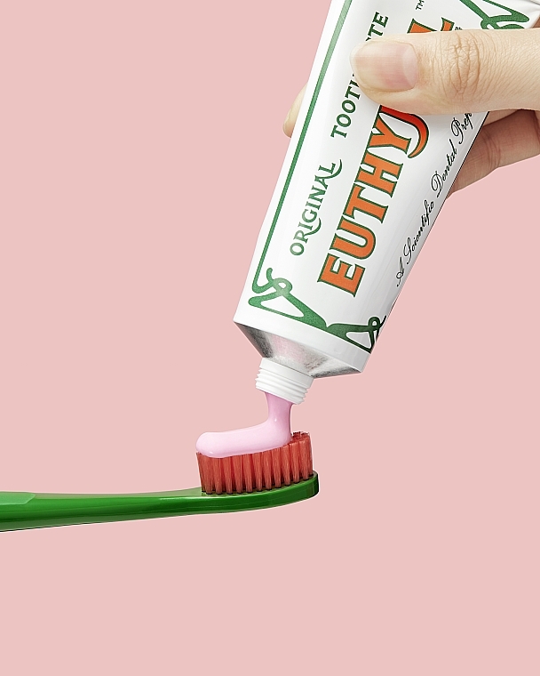 Зубная щетка мягкая, зеленая - Euthymol Regular Soft — фото N3