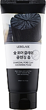 Духи, Парфюмерия, косметика Пенка для умывания с древесным углём - Lebelage Charcoal Pore Clay Cleansing Foam 