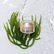 Крем для глаз - Shiseido Benefiance Wrinkle Smoothing Eye Cream — фото N6