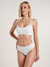 Духи, Парфюмерия, косметика Бесшовные трусы бразилиана "BRASILIAN BRIEFS RIB", white - Giulia