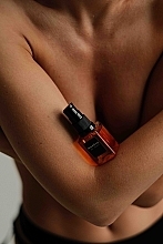 Олія для масажу зігріваюча з афродизіаками "Hot Peach" - MARÊVE — фото N3