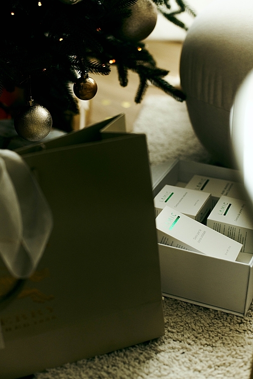Подарунковий новорічний бокс - Lamic Cosmetici (eye/serum/30ml + serum/30ml +  d/cr/50ml + n/cr/50ml) — фото N7