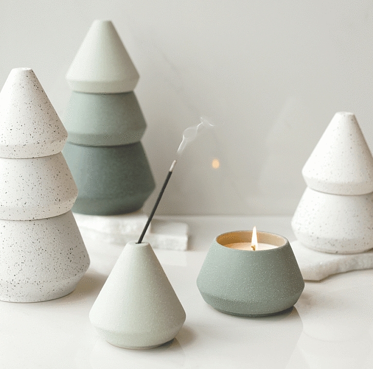 Ароматический набор, белый - Paddywax Cypress & Fir Small Tree Stack (candle/155g + Incense Holder) — фото N2