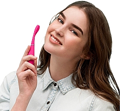 Електрична зубна щітка - Foreo ISSA mini 2 Electric Sonic Toothbrush, Wild Strawberry — фото N5
