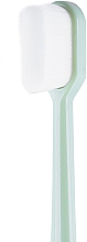 Зубна щітка з мікрофібри, м'яка, зелена - Kumpan M03 Microfiber Toothbrush — фото N2