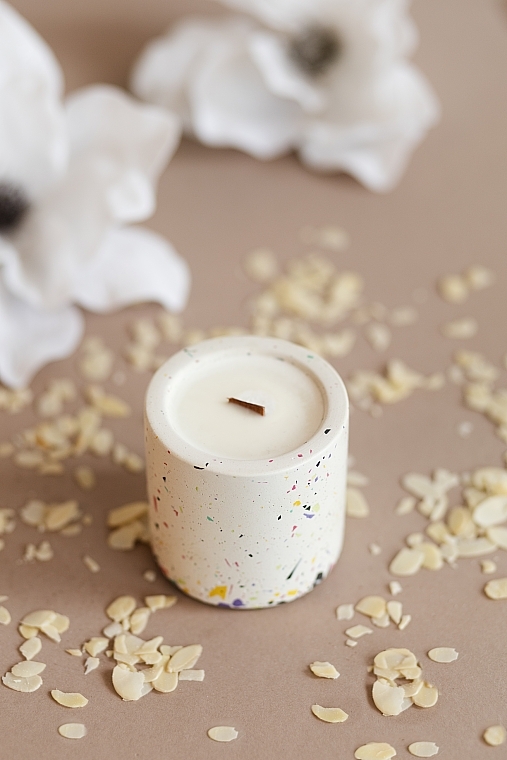 Парфюмированная свеча "Дубовой мох и янтарь", цилиндр, белая - Choice Aroma Hand Crafted Soy Wax — фото N4