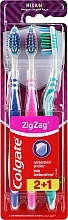 Духи, Парфюмерия, косметика Набор «Зигзаг», средней жесткости, синяя + розовая + бирюзовая - Colgate Medium Toothbrush