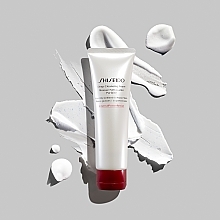 Глубоко очищающая пенка для лица - Shiseido Deep Cleansing Foam — фото N7