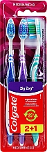 Парфумерія, косметика Набір "ЗігЗаг", середньої жорсткості, фіолетова + синя + блакитна - Colgate Medium Toothbrush