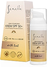 Духи, Парфюмерия, косметика Легкий защитный крем для лица, с пигментом - Senelle Light Protective Face Cream With Tint SPF 50+ 