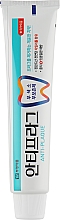 Зубная паста с ксилитом против налета - Bukwang Antiplaque Toothpaste — фото N1