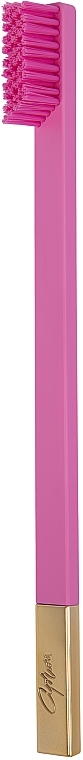 Зубная щетка мягкой жесткости, бабблгам розовая матовая с золотистым матовым колпачком - Apriori Bubblegum Pink Gold — фото N2