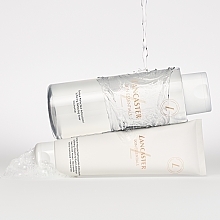 Крем-пенка для умывания - Lancaster Skin Essentials Softening Cream-to-Foam Cleanser — фото N4